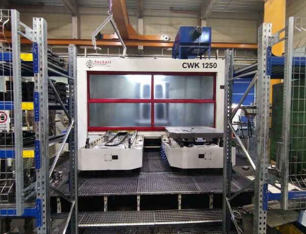 STARRAG HECKERT CWK 1250 16 i- M Fanuc Metal Processing Boring mills / Machining Centers / Drilling machines Machining Center - Horizontal 80 tool position ATC. We will supply 300 pieces SK50 holders along with the
machine. Measuring tracer Renishaw, Cooling trough spindle and filtering
arrangement, 50 bar, Chip conveyor and exhaust ventilation.
Machine has worked for 28.000 spindle hours.
Control: Fanuc 16i-M. Germany