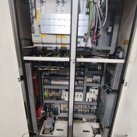 HEDELIUS C 60 PS/1200 iTNC 530 Metal Processing Milling machines milling machining centers - vertical Machine is closed on the top, has a chip conveyot, cooling through spindle and
a Heidenhain iTNC 530 control. Germany