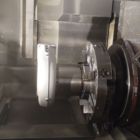 MAZAK INTEGREX E 1060V6 Matrix Metallbearbeitungsmaschinen Fräsmaschinen Bearbeitungszentrum - Universal Fräs- und Drehzentrum mit 5 gesteuerten Achsen. Steuerung: Mazatrol Matrix.
Maschine ist mit IKZ mit Nebelabsaugung und ist vorbereitet für Renishaw OMP. Japan