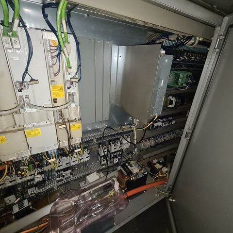 GILDEMEISTER CTX 420 linear 840D shop turn Metal Processing Lathes CNC Lathe Machine has C-axe, Y- axe and live tooling.
Control: Siemens 840 D shop turn.
Machine has tail stock and power chuck. Germany