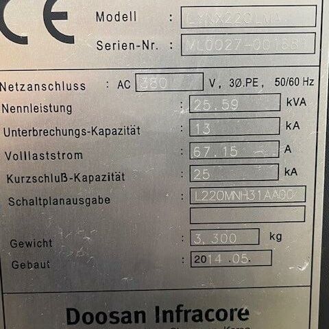 DOOSAN DAEWOO LYNX 220 LM i Serie Fanuc Metal Processing Lathes CNC Turning- and Milling Center Machine has chip conveyor and Tail stock. It has C- axe and live tooling.
Control: Fanuc i series Korea