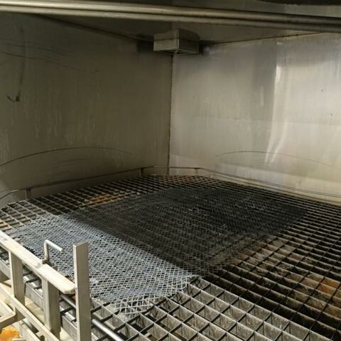 METALAS MCF 2000  Sondermaschinen verschiedene Einrichtungen Waschanlage - Kammer Teilewaschmaschine mit elektrischem Drehkorb, Ölskimmer, Dampfabsaugung,
Klapptüre, Timer zur festen Einstellung der Parameter, Feinfilter vor dem
Reinigungstank. Niederlande