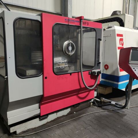 KUNZMANN WF 9 CNC TNC 426 Metal Processing Boring mills / Machining Centers / Drilling machines Machining Center - Universal Machine has a Heidenhain TNC 426 control and an additional universal table.
Machine has electronic hand wheels in all three axes. Germany