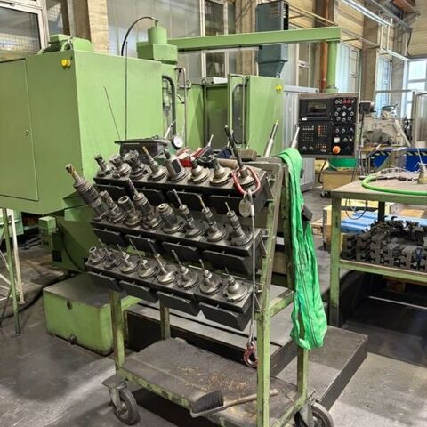RECKERMANN BETA 10  Metal Processing Milling machines Bed Type Milling Machine - Universal Bed milling machine with swivable spindle to horizontal or vertical.
Control: Heidenhain TNC 155. Machine has an additional horizontal 4th axe. Germany