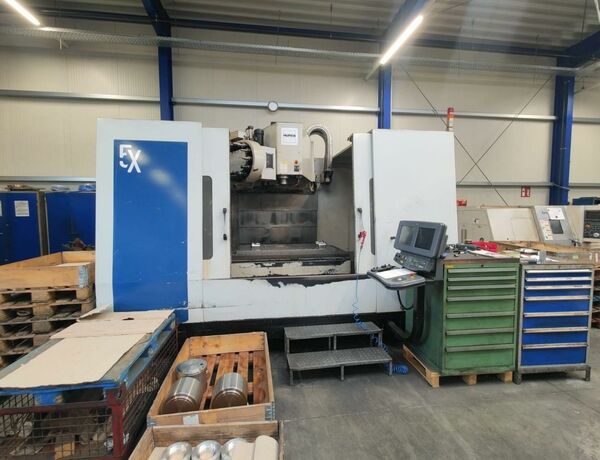 HURCO VMX 64  Metal Processing Milling machines milling machining centers - vertical Control: Hurco Ultimax. Machine has 40 positions in the ATC. Taiwan