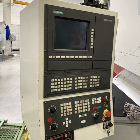 VDF-BOEHRINGER VDF 250 Cm 840 C Siemens Metallbearbeitungsmaschinen Drehmaschinen CNC Drehmaschine Schrägbettmaschine mit Späneförderer und 12-fach Revolver.
Zubehör: Hydraulischer Reitstock und Kraftspannfutter.
Steuerung: Siemens 840 C Deutschland