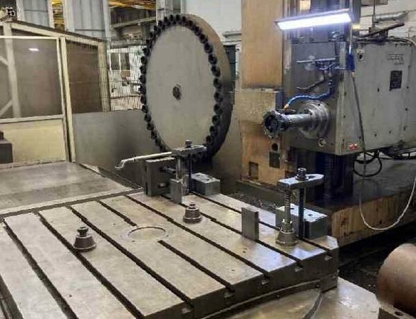WOTAN Rapid 1 R/6 (CNC)  Metal Processing Boring mills / Machining Centers / Drilling machines Table Type Boring and Milling Machine Machine was complete reconditioned and retrofitted with Siemens 840 D control
in 2008 for a price of 400.000,- Euro !
Machine has a 40 position ATC, 5 CNC axes with ball screw drives (X,Y,Z,W,B),
housing around machine with safety doors, cooling arrangement built in 2020 and
new spindle drive Siemens built in 2008. Germany