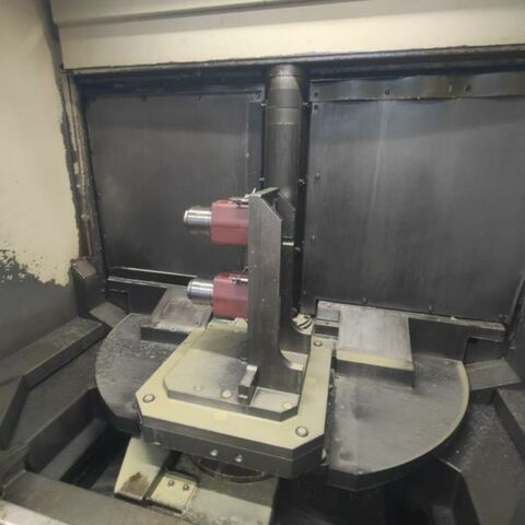 OKUMA MA-400H OSP-U100M Fanuc Metal Processing Boring mills / Machining Centers / Drilling machines Machining Center - Horizontal Control OSP-U100M (Fanuc), 60 tool stations, it has trough spindle coolant,
chip conveyor and two paletts. Japan