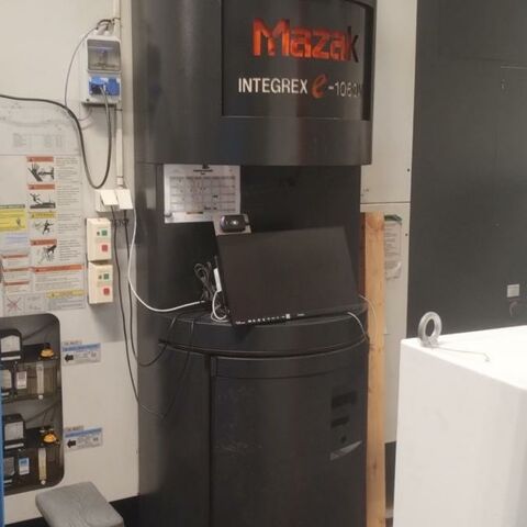 MAZAK INTEGREX E 1060V6 640MPlus Metallbearbeitungsmaschinen Fräsmaschinen Bearbeitungszentrum - Universal Fräs- und Drehzentrum mit 5 gesteuerten Achsen. Steuerung: Mazatrol 640 MPlus.
Maschine ist mit IKZ mit Nebelabsaugung und ist vorbereitet für Renishaw OMP. Japan