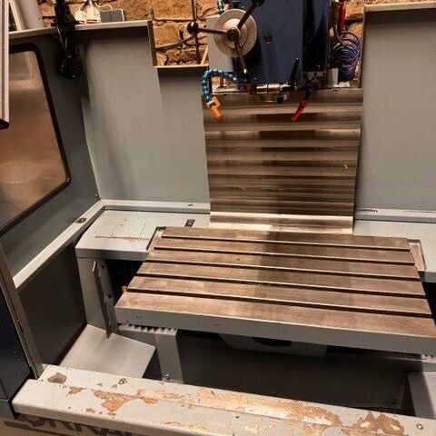 KORRADI UW 10-CNC  Metallbearbeitungsmaschinen Fräsmaschinen Fräsmaschine - Universal CNC Werkzeugfräsmaschine mit Heidenhain TNC 407 Steuerung. Deutschland