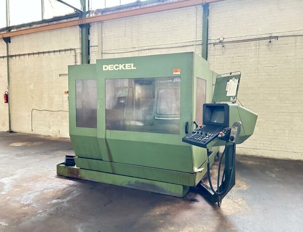 DECKEL FP5A CNC  Metal Processing Milling machines Universal Milling Machine CNC milling machine with Dialog 11 control, housing arround working area and
tool change with 30 pos. Germany