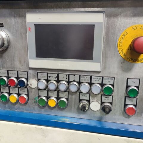 ELB-ORION 1555  Metallbearbeitungsmaschinen Schleifmaschinen Flachschleifmaschine - Horizontal Die Maschine wurde 2015 überholt und auf eine moderne Steuerung umgebaut.
Maschine ist mit Kühlmittelanlage, auto. Vertikalzustellung, Abziehvorrichtung
und Steinaufnahmen. Deutschland