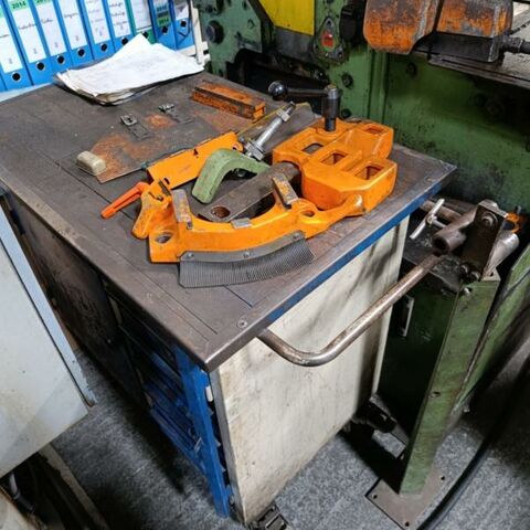 PEDDINGHAUS Peddimaster 40/60H  Metallbearbeitungsmaschinen Blechbearbeitung / Scheren / Biegen / Richten Profilstahlschere - Kombiniert Zubehör: Werkzeugschrank mit div. Stempeln u. Matrizen, Längenanschlag Deutschland