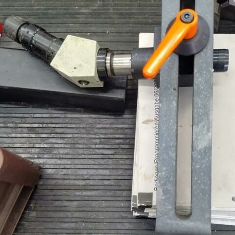 SPINNER SB-CNC 810D Siemens Metallbearbeitungsmaschinen Drehmaschinen CNC Drehmaschine Maschine hat keine angetriebene Werkzeuge und keinen Reitstock. Deutschland