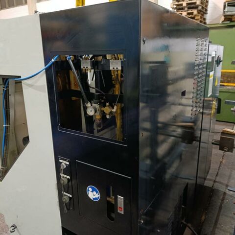 HURCO TM6 ultimax Hurco Metal Processing Lathes CNC Lathe Machine has 12 position turret and a bar loader. Taiwan