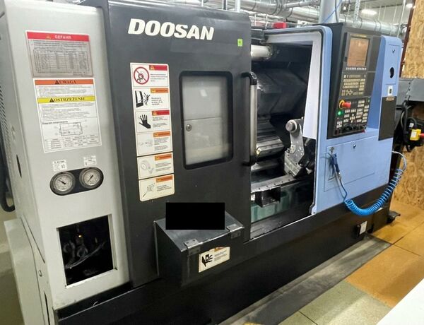 DOOSAN DAEWOO LYNX 220 LM i Serie Fanuc Metal Processing Lathes CNC Turning- and Milling Center Machine has chip conveyor and Tail stock. It has C- axe and live tooling.
Control: Fanuc i series Korea