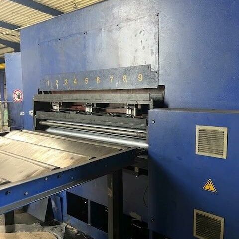 LORENZ BRM50/1720.21-WD-SW-ZW  Metal Processing Sheet metal working / shaeres / bending Straightening Machine - Cold Plate 6 HI High-performance straightening machine with 21 rolls for fine
straightening work of steel or non-ferrous metals. Machine has 23 intermediate
rolls and 18 support points. Working rolls are adjustable with DRO in 0,01 mm.
Main Gearbox was renewed in 2021. Germany