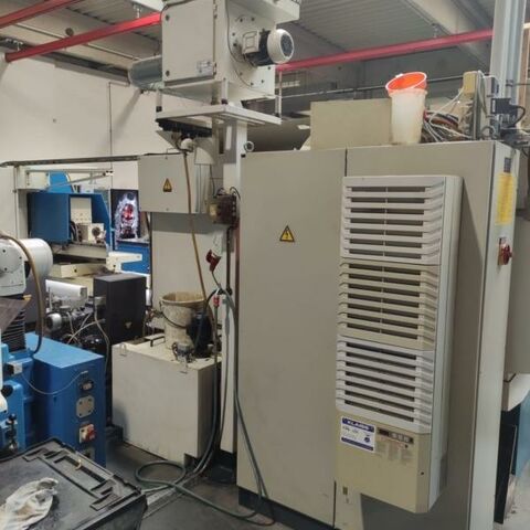 SCHAUDT MIKROSA BWF CERES 330 840D Metal Processing Grinding machines Internal Grinding Machine CNC internal grinding machine with two high frequency grinding spindles.
Control Siemens 840D. Machine has cooling arrangement and spindle cooling. Germany