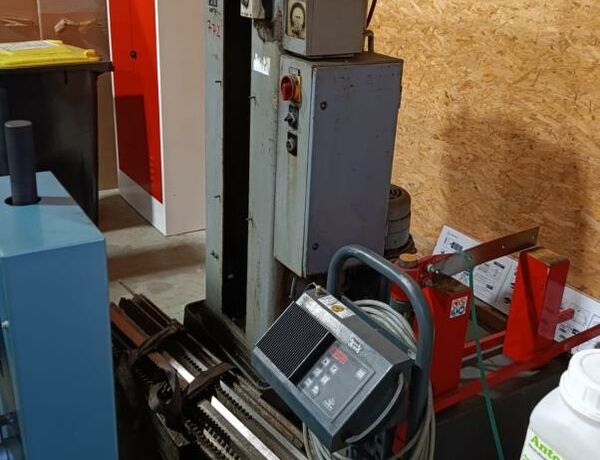 RAUSCH RS6/1000  Metallbearbeitungsmaschinen Stoss- / Zieh- / Räummaschinen Räummaschine - Innen - Vertikal Maschine kommt mit Zubehör, wie Halter und Räumnadeln. Deutschland