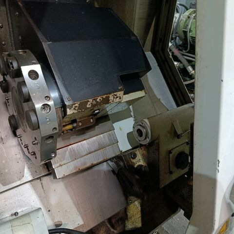 HURCO TM6 ultimax Hurco Metal Processing Lathes CNC Lathe Machine has 12 position turret and a bar loader. Taiwan