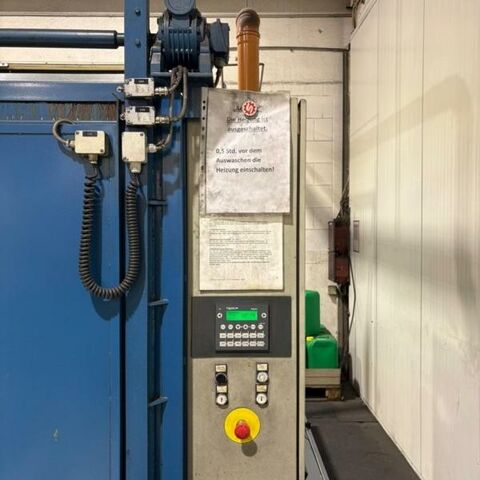 METALAS MCF 2000  Sondermaschinen verschiedene Einrichtungen Waschanlage - Kammer Teilewaschmaschine mit elektrischem Drehkorb, Ölskimmer, Dampfabsaugung,
Klapptüre, Timer zur festen Einstellung der Parameter, Feinfilter vor dem
Reinigungstank. Niederlande