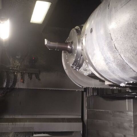 MAZAK INTEGREX E 1060V6 Matrix Metallbearbeitungsmaschinen Fräsmaschinen Bearbeitungszentrum - Universal Fräs- und Drehzentrum mit 5 gesteuerten Achsen. Steuerung: Mazatrol Matrix.
Maschine ist mit IKZ mit Nebelabsaugung und ist vorbereitet für Renishaw OMP. Japan