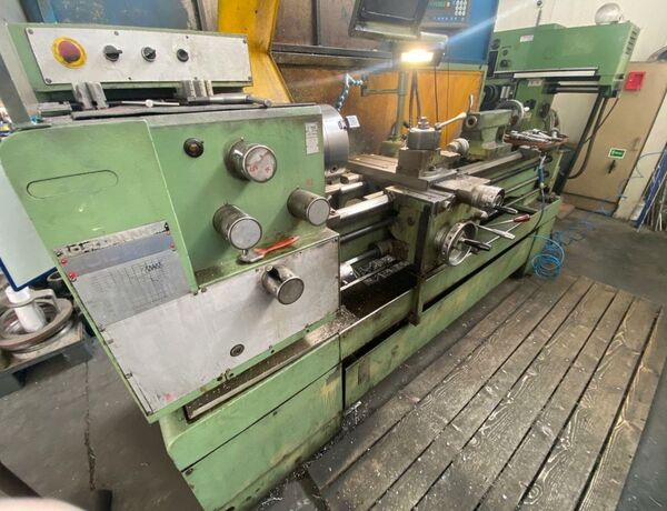 TOS GALANTA SUIL 40 x 1000  Metal Processing Lathes Center Lathe With chuck, Multifix toolholder and digital readout. Czech Republic
