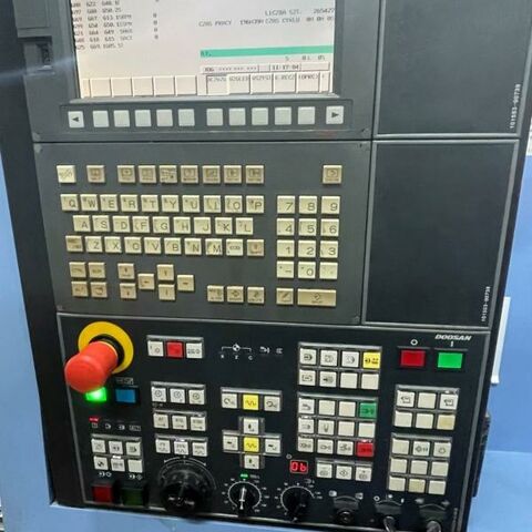 DOOSAN DAEWOO LYNX 220 LM i Serie Fanuc Metal Processing Lathes CNC Turning- and Milling Center Machine has chip conveyor and Tail stock. It has C- axe and live tooling.
Control: Fanuc i series Korea