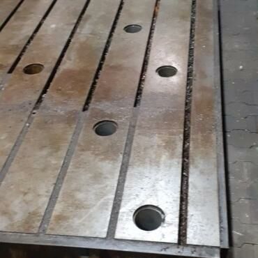 Stolle   Maschinenzubehör Maschinenzubehör etc. Plattenfeld T- genutete Spannplatte mit 8 Nuten je 36 mm Schaftbreite. Abmessungen, Gewicht
und Preis gelten jeweils für EINE Platte! Deutschland