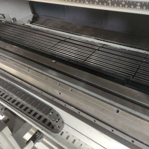 LVD TOOLCELL 135/30 LVD Touch-B Metal Processing Sheet metal working / shaeres / bending Hydr. pressbrake Complete bending center with all tooling in the ATC. Control: LVD Touch-B Belgium