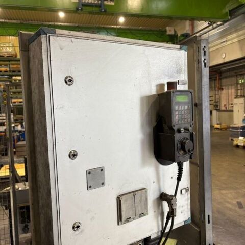 RAVENSBURG P 20/I S 840 D Metallbearbeitungsmaschinen Drehmaschinen Plandrehmaschine Die Maschine wurde in 2015 generalüberholt und auf Siemens 840 D CNC Steuerung
umgerüstet. Das Originalbaujahr war 1980. Deutschland