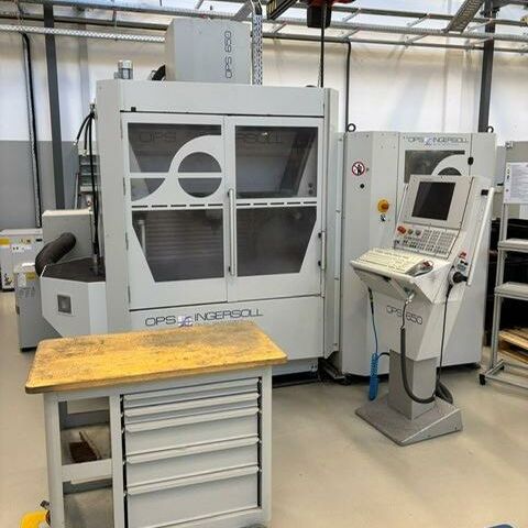 OPS-INGERSOLL OPS 650 Andronic Metallbearbeitungsmaschinen Fräsmaschinen Bearbeitungszentrum - Universal 5 Achsbearbeitungszentrum mit Dreh- Schwenktisch als A und C Achsen. Maschine
hat einen Palettenwechsler für 6 Paletten und einen Werkzeugwechsler mit 56
Positionen. Maschine hat wenig gelaufen und hat eine überholte Arbeitsspindel
mit HSK50 Aufnahme. Es werden viele Werkzeughalter mit zur Maschine geliefert. Deutschland