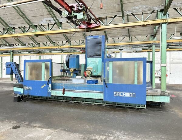 SACHMAN T 314 HS / T22 HS TNC 430 B Metal Processing Milling machines Bed Type Milling Machine - Universal control: Heidenhain TNC 430 B digital. Universal milling head is automatically
swivable and turnable in 1,5° steps. Machine has a 20 position ATC, a chip
conveyor, an adaptable high speed spindle (30.000 rpm) and a mist cooling
arrangement. Machine in program for 25.616 hours. Italy