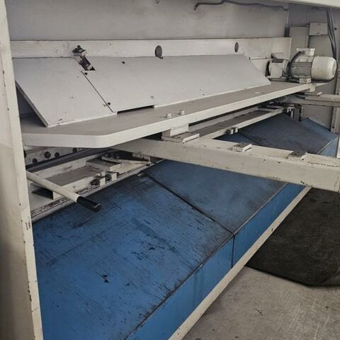 LVD HST-31/6 85 ELGO Metal Processing Sheet metal working / shaeres / bending Plate Shear - Hydraulic Machine has a ELGO type 85 control for back gauge and the cutting data. Belgium