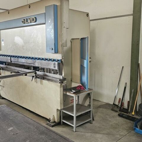 LVD PPBL 135/30  Metal Processing Sheet metal working / shaeres / bending Hydr. pressbrake  Belgium