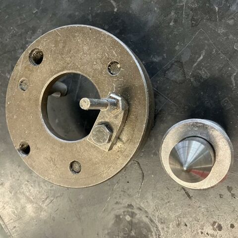 COLCHESTER Triumph 2000  Metallbearbeitungsmaschinen Drehmaschinen Spitzendrehmaschine Viel Zubehör: Lünette, Futter, Planscheibe, Stahlhalter, Spannzangenfutter mit
Spannzangen. England
