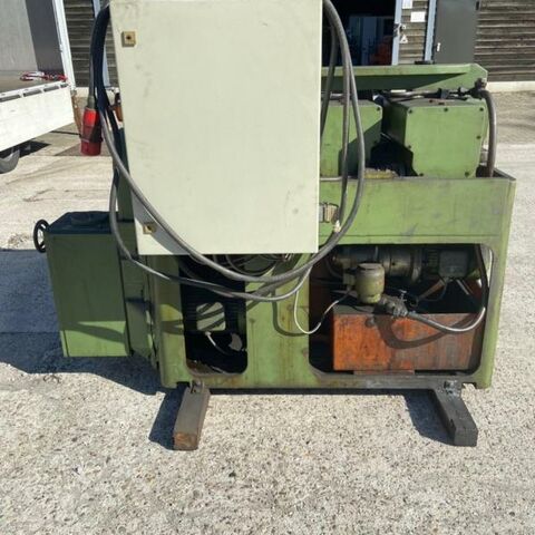 PEE-WEE P 24 UG  Metallbearbeitungsmaschinen Gewindebearbeitungsmaschinen Gewinderollmaschine Zur Maschine gehören einige Rollwerkzeuge. Deutschland