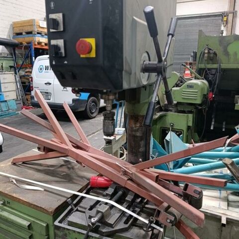 FLOTT P 30 ST  Metal Processing Boring mills / Machining Centers / Drilling machines Drilling Machine Machine can work left and right turning.. Germany