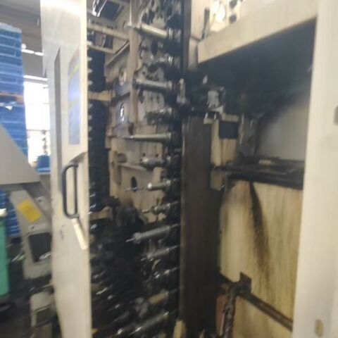 OKUMA MA-400H OSP-U100M Fanuc Metal Processing Boring mills / Machining Centers / Drilling machines Machining Center - Horizontal Control OSP-U100M (Fanuc), 60 tool stations, it has trough spindle coolant,
chip conveyor and two paletts. Japan