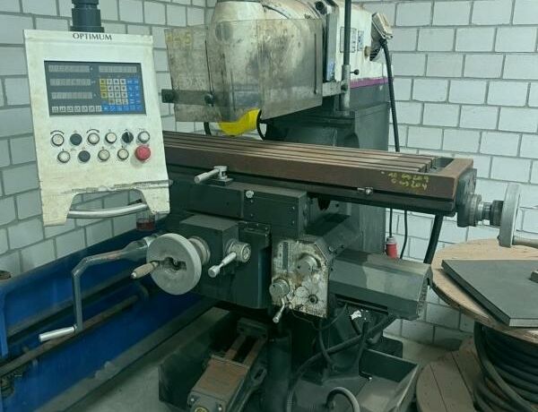 OPTIMUM MT100  Metal Processing Milling machines Universal Milling Machine Accessories: DRO and machine vice. Germany