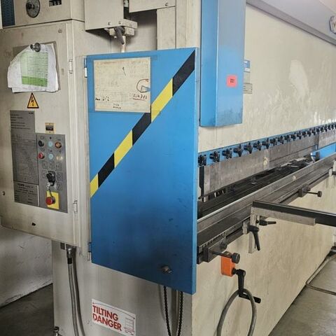 LVD PPBL 135/30  Metal Processing Sheet metal working / shaeres / bending Hydr. pressbrake  Belgium