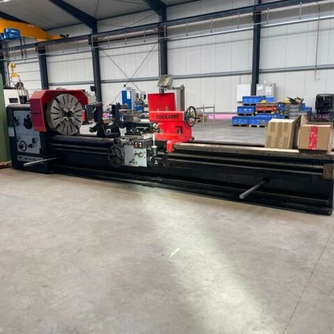 YAW MACHINE TOOL CW800B x 4000  Metallbearbeitungsmaschinen Drehmaschinen Spitzendrehmaschine Mit 4- fach Stahlhalter, Planscheibe mit Futterschutz, Lünette und
Digitalanzeige China