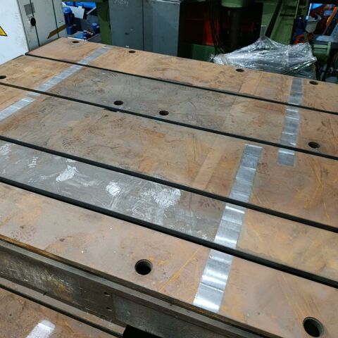 UNBEKANNT/NOT KNOWN   Maschinenzubehör Maschinenzubehör etc. Plattenfeld 10 Stück T- genutete Spannplatten mit 32 mm Nutbreite. Deutschland