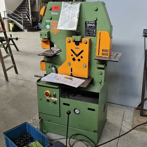 PEDDINGHAUS Peddicat No.1  Metal Processing Sheet metal working / shaeres / bending Section Shear - Combined 5-fold combinated section shear with flat steel shear and notching,
punching device, blade for angular steel, round and square steel
various tools and dies Fed. Rep. Germany