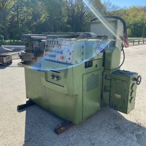 PEE-WEE P 24 UG  Metallbearbeitungsmaschinen Gewindebearbeitungsmaschinen Gewinderollmaschine Zur Maschine gehören einige Rollwerkzeuge. Deutschland