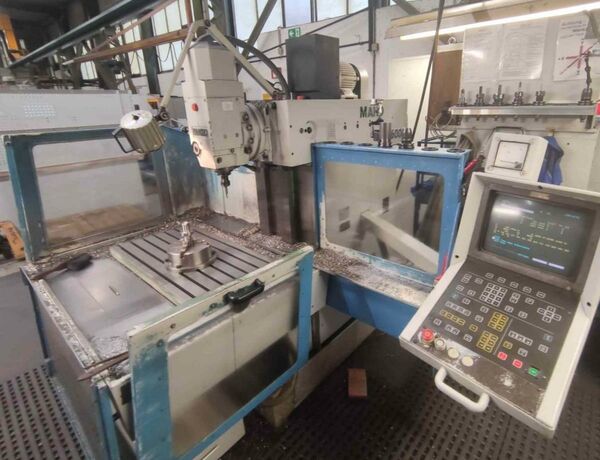 MAHO MH 600 E (CNC) Philips 432 Metal Processing Milling machines Universal Milling Machine CNC control Philips 423, V-head swivelling, coolant pump, hydraulic tool
clamping, autom. central lubrication, machine light, with protection cabin,
diverse accessories. Germany