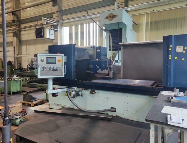 ELB SWDE 012 NPC-K  Metal Processing Grinding machines Surface Grinding Machine - Horizontal Machine was complete refurbished and modernized in 2009/23. X-axe and drive
were refurbished in 2023 and the machine got new magnetic chucks.
Machine has cooling arrangement, dressing arrangement and auto. vert. feed.
Machine has mechanical table drive and a Siemens Control. Germany