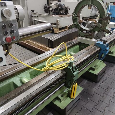 POREBA TPK 90/5000  Metal Processing Lathes Center Lathe Machine has a steady, Multifix toolholder, 3 jaw chuck, faceplate, rapid feed
motor, DRO and tailstock with deep boring arrangement. Extension bridge of bed Poland