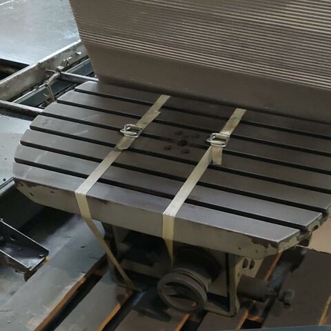 KUNZMANN WF 9 CNC TNC 426 Metal Processing Boring mills / Machining Centers / Drilling machines Machining Center - Universal Machine has a Heidenhain TNC 426 control and an additional universal table.
Machine has electronic hand wheels in all three axes. Germany