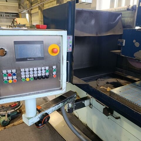 ELB SWDE 012 NPC-K  Metal Processing Grinding machines Surface Grinding Machine - Horizontal Machine was complete refurbished and modernized in 2009/23. X-axe and drive
were refurbished in 2023 and the machine got new magnetic chucks.
Machine has cooling arrangement, dressing arrangement and auto. vert. feed.
Machine has mechanical table drive and a Siemens Control. Germany